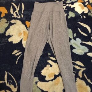 gray leggings